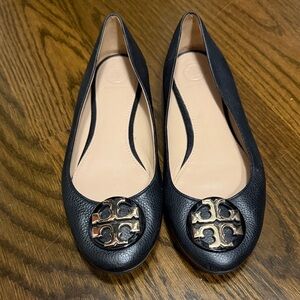 Tory Burch Claire Medallion Flats in Black with Gold Logo